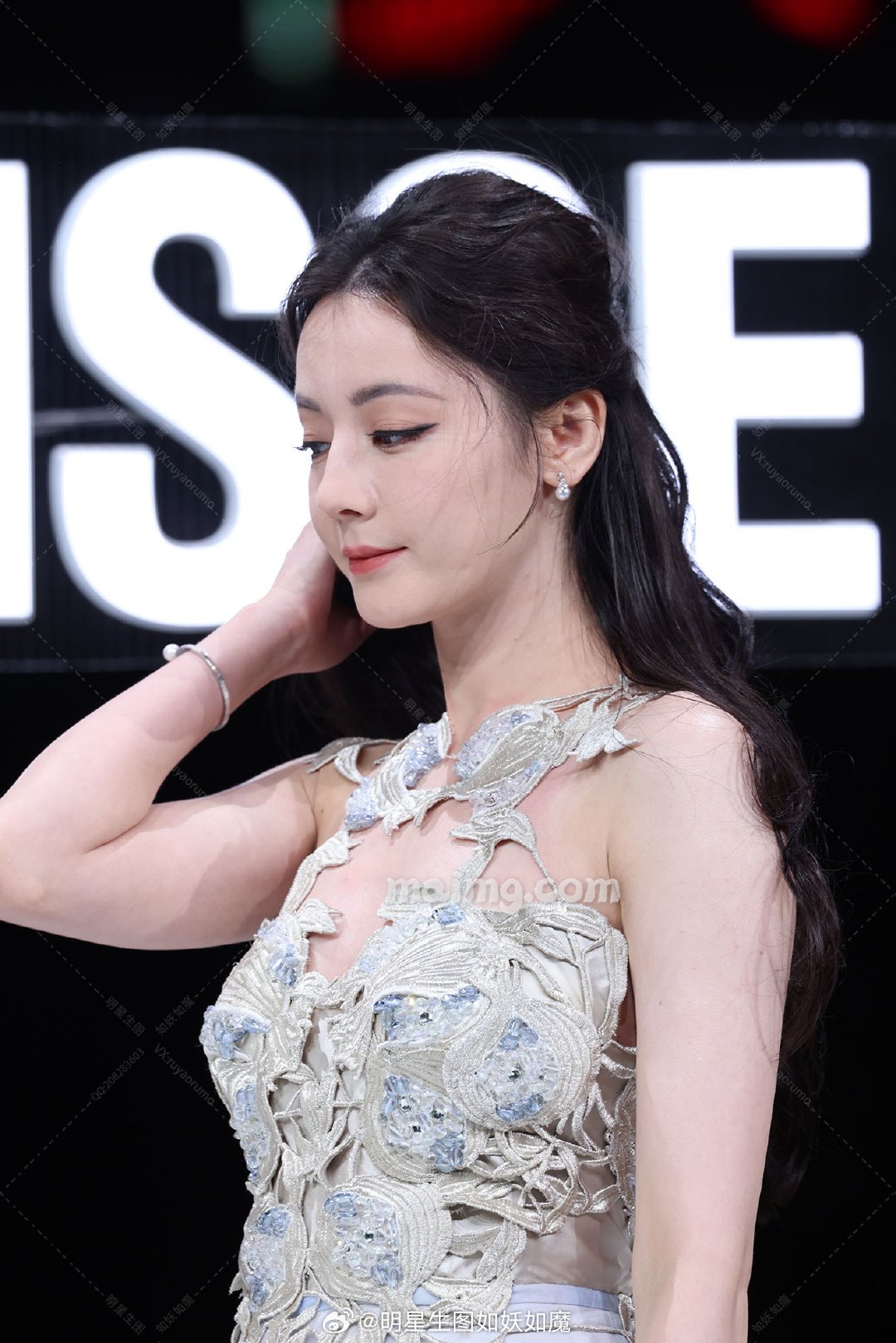 微博:明星生图如妖如魔