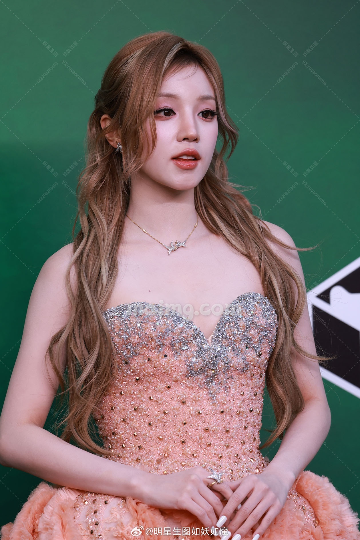 微博:明星生图如妖如魔