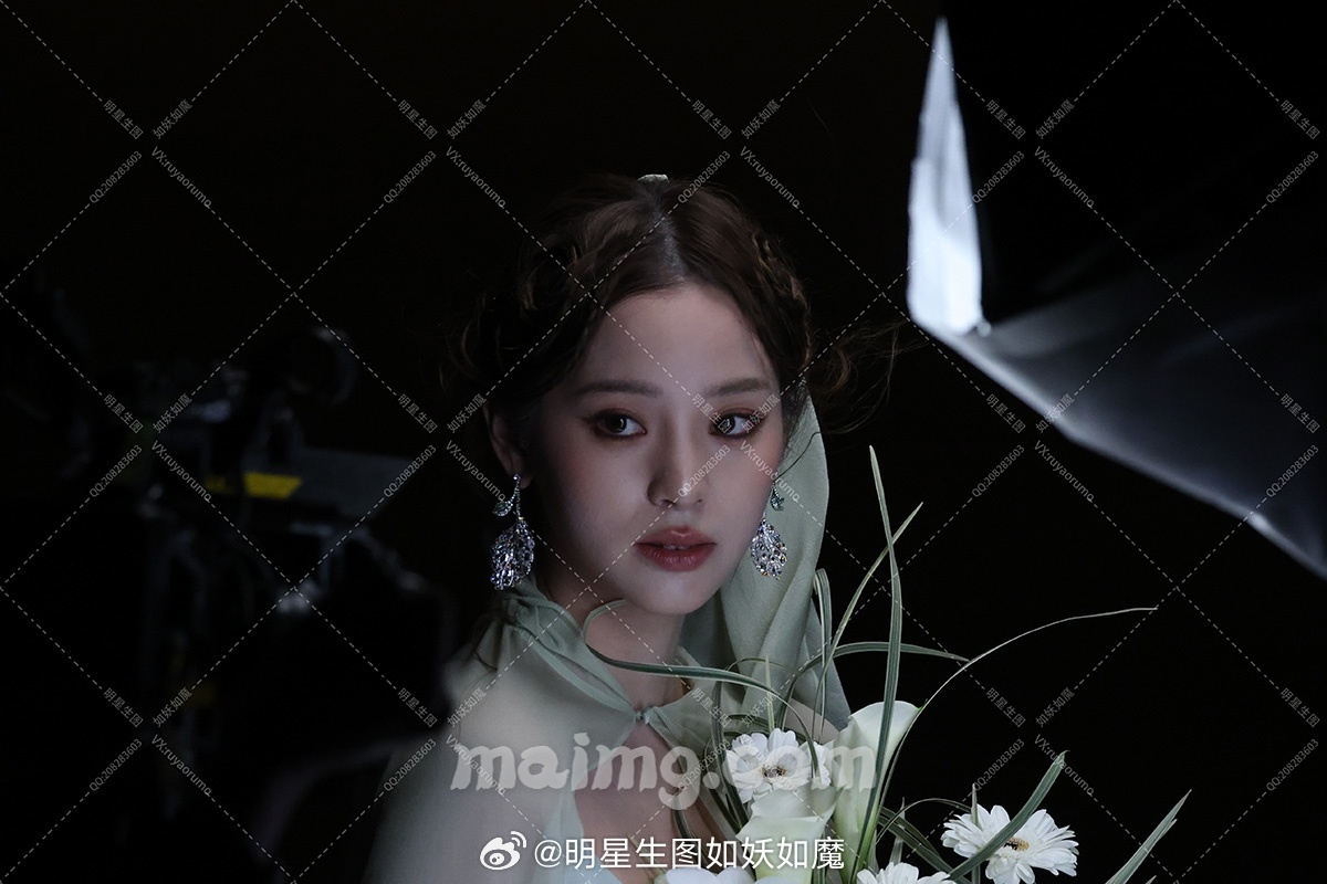 微博:明星生图如妖如魔