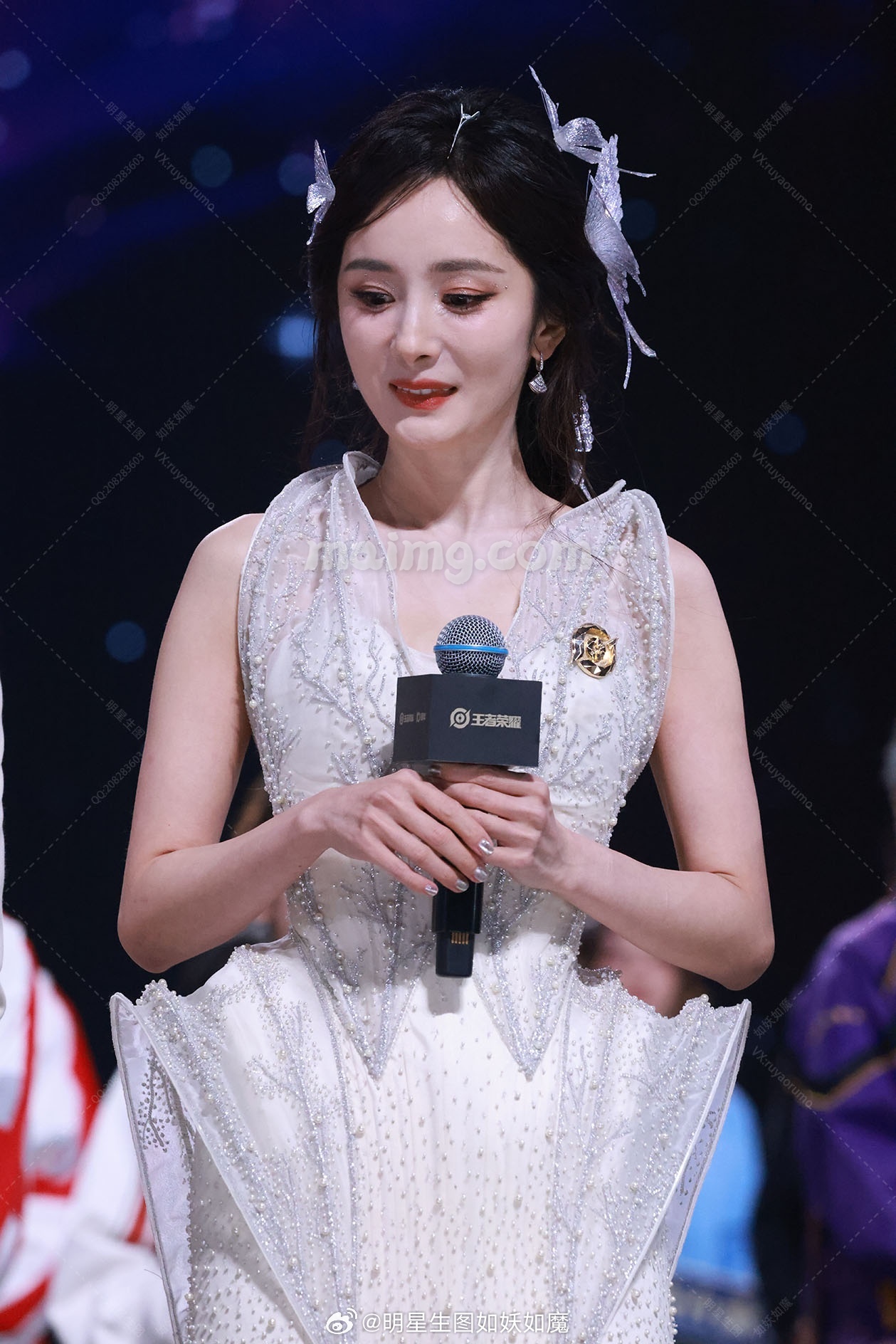 微博:明星生图如妖如魔