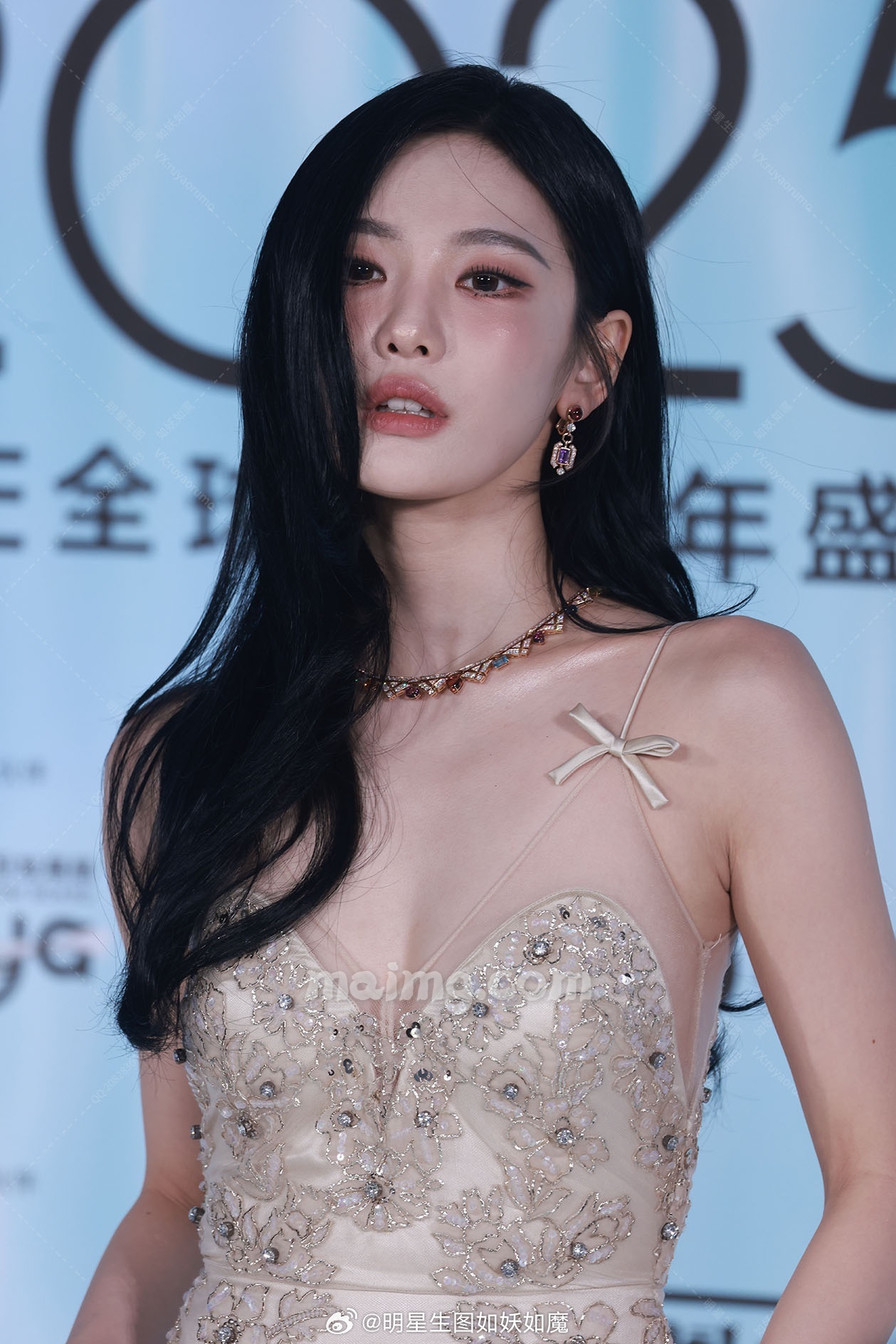 宁艺卓 elle红毯